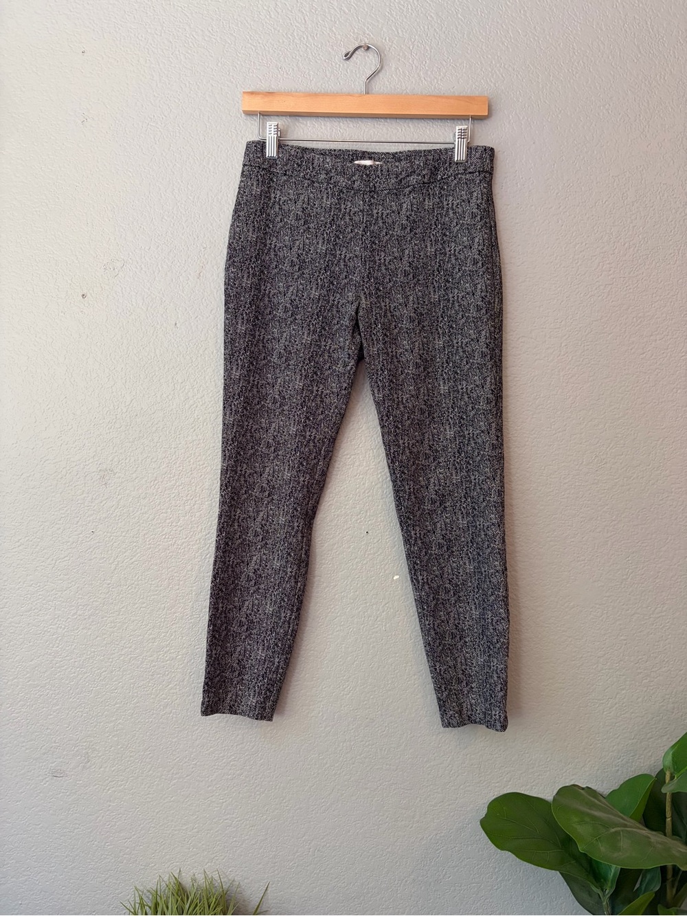 Nanette Lepore Gray Black Skinny Office Trouser Capris Pants Size 8